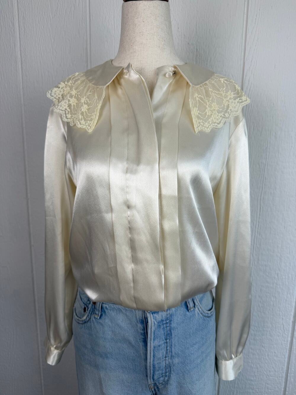 Vintage Lady Manhattan Ivory Satin Blouse Lace Collar Victorian Coquette Size 6